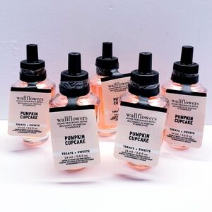 Bath & Body Works PUMPKIN CUPCAKE Wallflowers Fragrance Refill, 0.8 oz (5pcs)